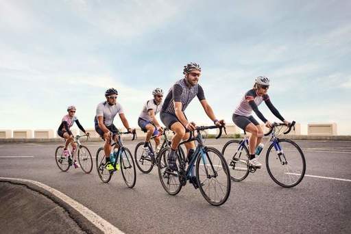 PHOTO People cycling.jpg